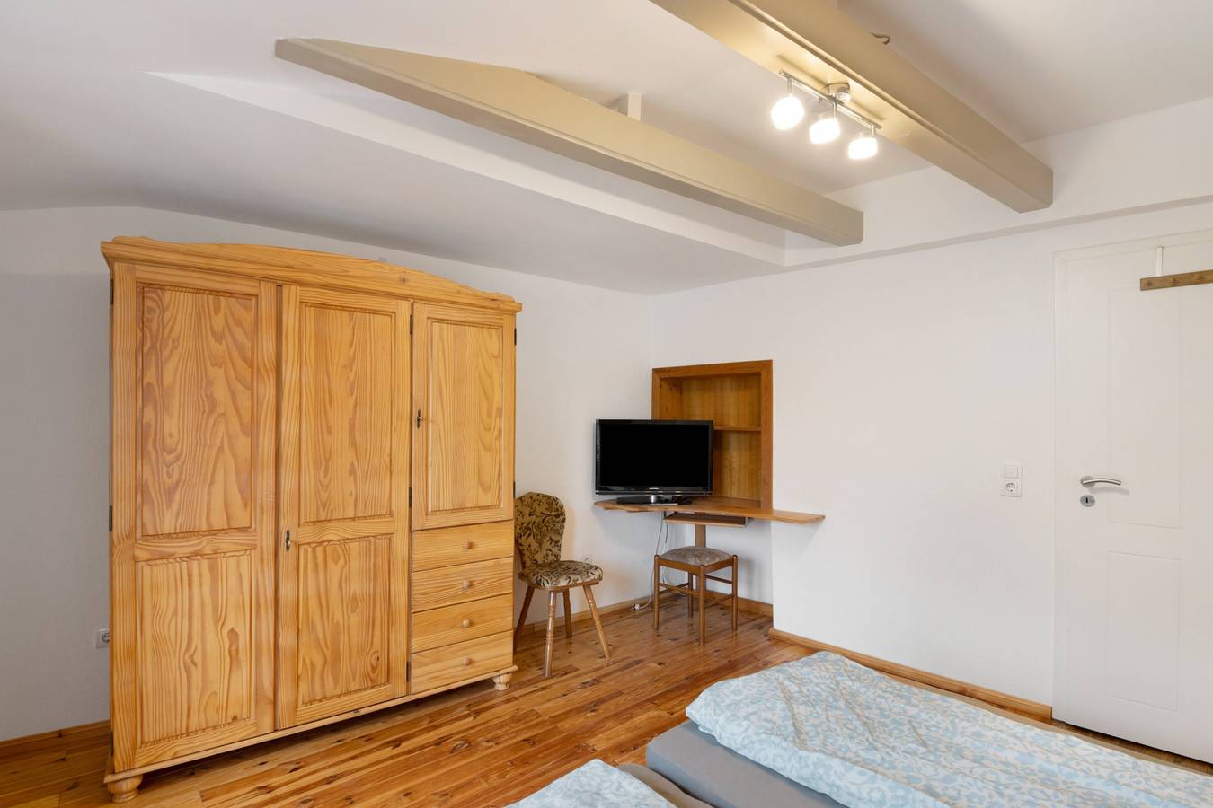 Ganze Wohnung, Ferienwohnung mit Burgblick im Herzen von Wettin – Platz für 2 Gäste in Wettin-Löbejün, Saale-Unstrut