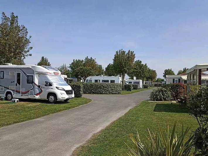 Mobil home pour 6 personnes, avec piscine et terrasse dans La Grande plage (Saint-Gilles-Croix-de-Vie) - 3