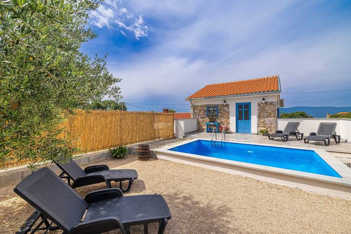 Ferienwohnung für 5 Personen, mit Terrasse und Whirlpool sowie Garten und Pool in Pinezici - 4