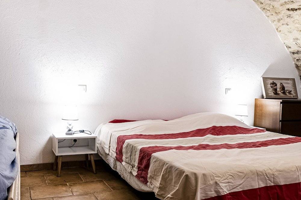 Estupenda casa de vacaciones  para 4 personas con Wifi, Tv, terraza y aparcamiento in Le Thoronet, Region de Draguignan