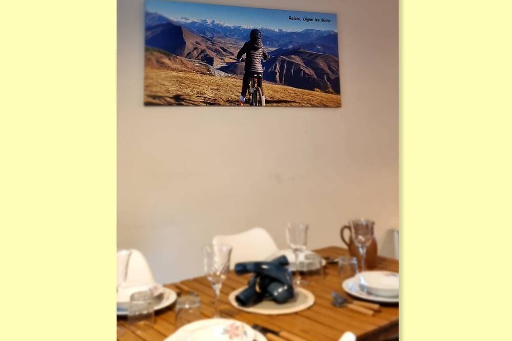 Entire apartment, Beau T3 \"les Clés de Digne\" Jardin, Centre Ville in Digne-les-Bains, Alpes-de-Haute-Provence