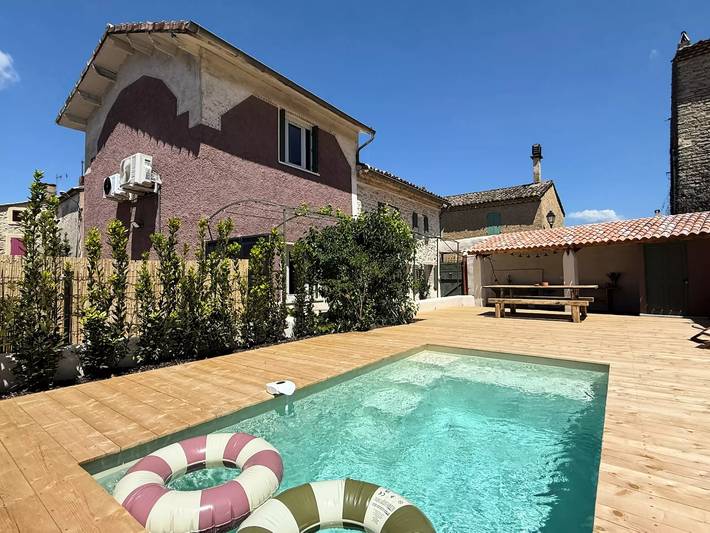 Location de vacances pour 4 personnes, avec terrasse à Entrechaux - 2