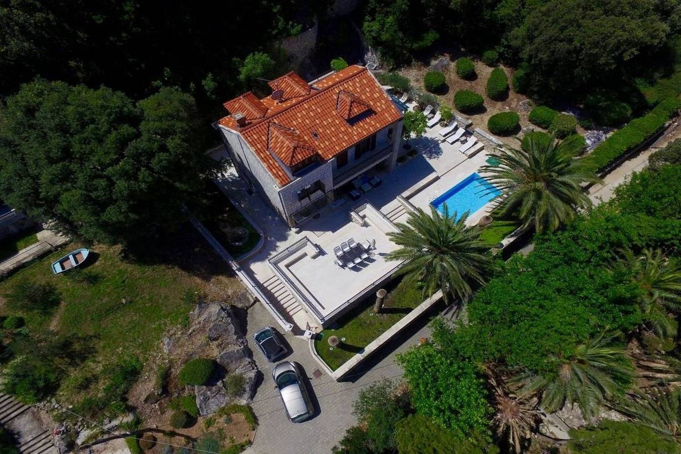 Luxury Beachfront Villa Dubrovnik Oasis with Pool in Mandrač, Grad Dubrovnik