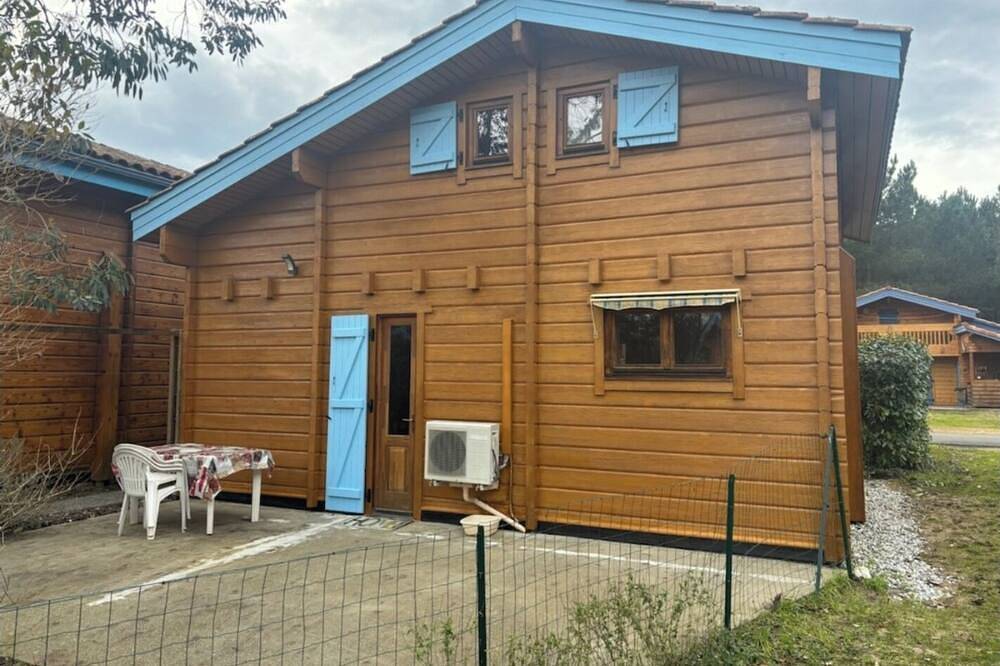 Chalet climatisé 4/6 personnes dans résidence sécurisée 5km de la plage in Bias, Côte d’Argent