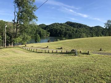 Camping für 6 Personen in Blue Ridge Mountains, Virginia, Bild 1