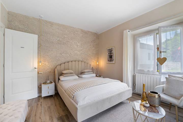 Ferienwohnung für 2 Personen, mit Balkon und Garten