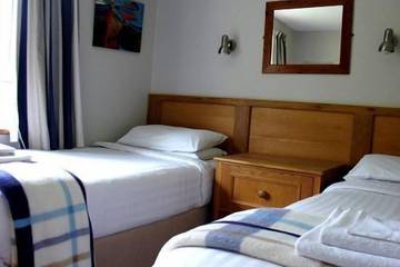 Log Cabin for 6 People in County Fermanagh, Photo 2