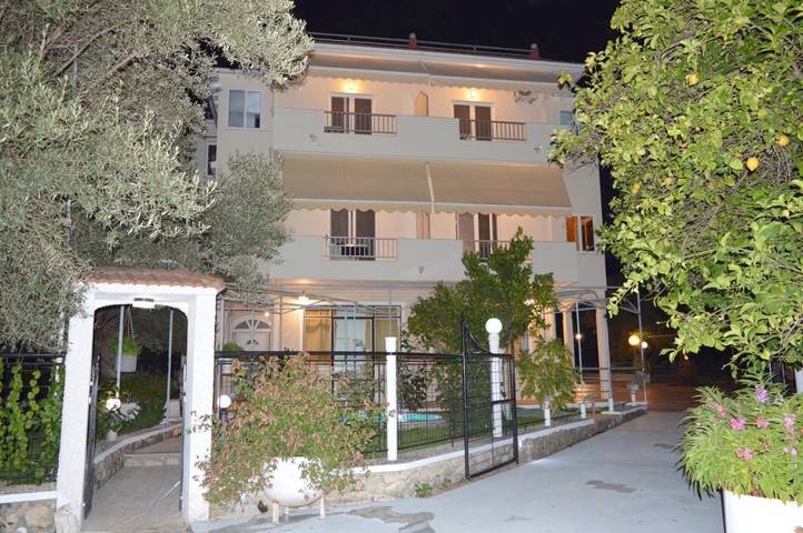 Ferienwohnung für 3 Personen, mit Terrasse und Garten sowie Ausblick