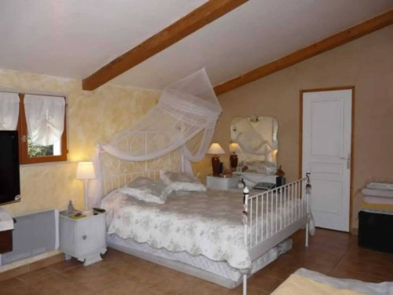 Estudio entero, Estudio acogedor con piscina en Cotignac, 29 m² in Cotignac, Región Brignoles