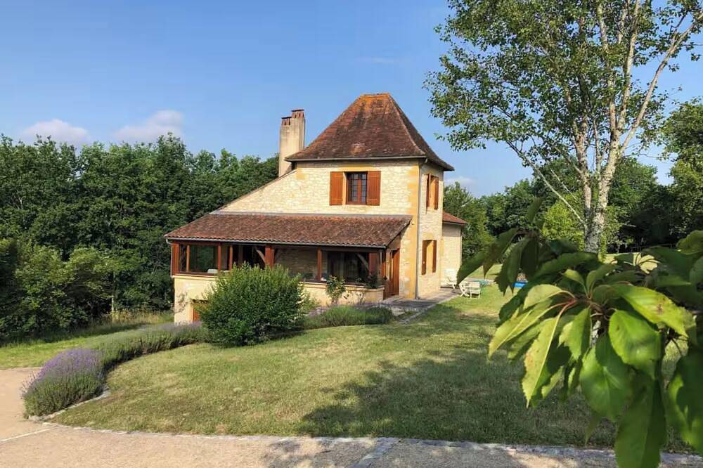 Come and discover our peaceful home that embodies the charm of the countryside. in Capdrot, Périgord Pourpre
