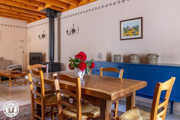 Gîte pour 6 personnes, avec jardin à Vernines - 2