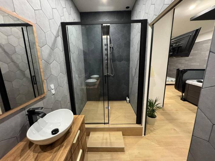 Chambre d’hôte pour 2 personnes, avec vue et terrasse à Thiers - 3