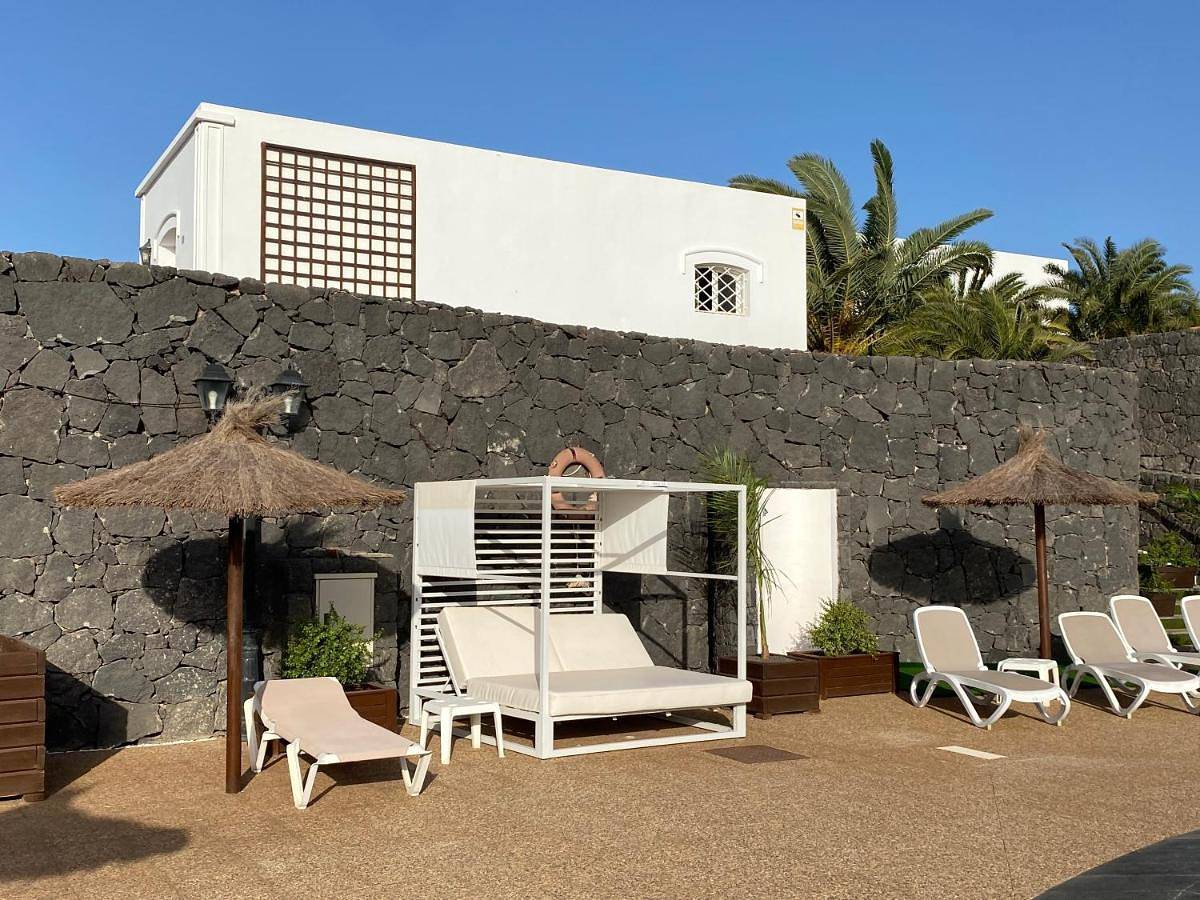 Apartamentos Livvo Coloradamar in Playa Blanca, Yaiza