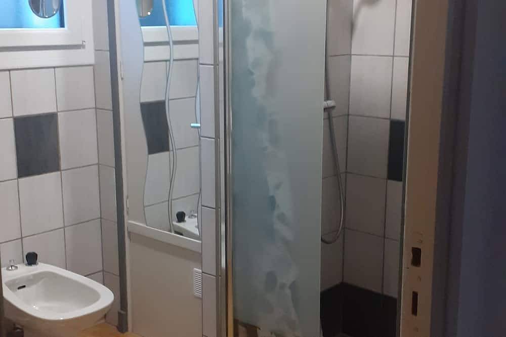 Entire apartment, Appartement Rdc De63 m² , 4 Pers à 2 pas des Commerces et Parcs de Loisir in Gap, Gap region