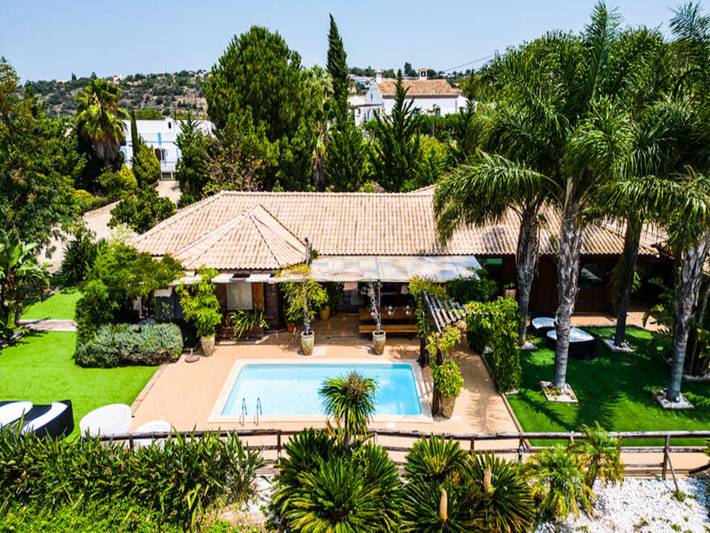 Casa de férias para 7 pessoas, com jardim e piscina, adaptado a crianças em Boliqueime