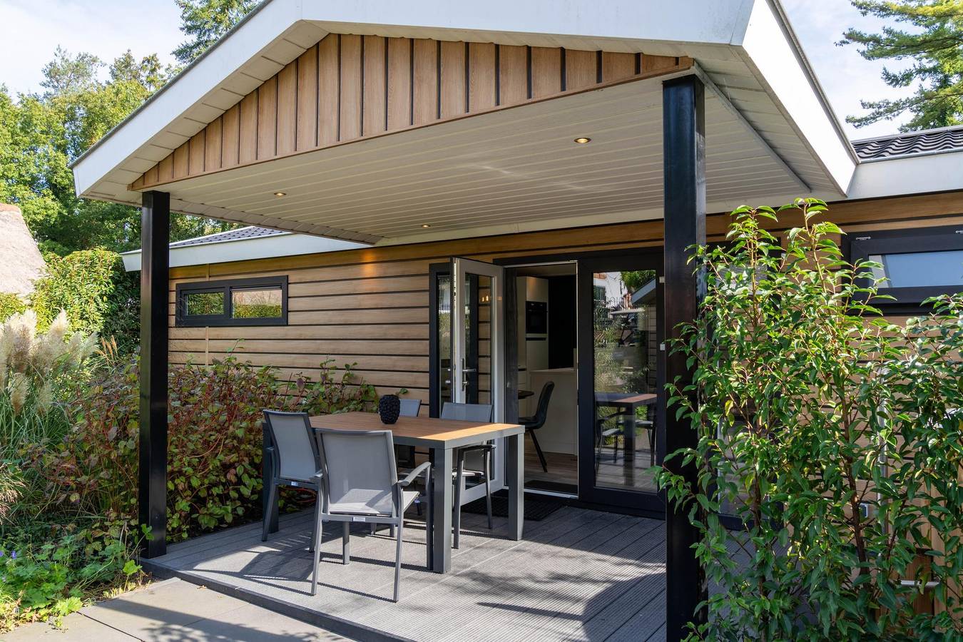 Vakantiepark De Thijmse Berg — Family Lodge met hottub | 4 personen in Rhenen, Provincie Utrecht