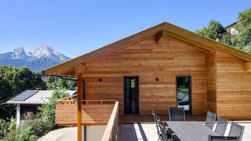 Chalet für 6 Personen, mit Whirlpool und Garten sowie Balkon und Sauna in Untersberg