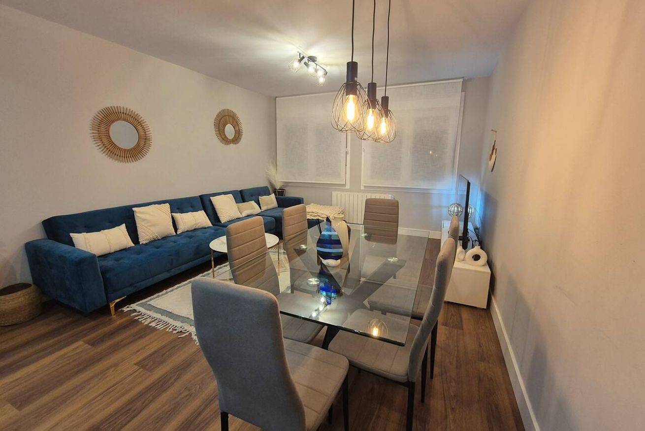 Entire apartment, 1A136 Mar de Poniente in Distrito Centro (Gijón), Gijón