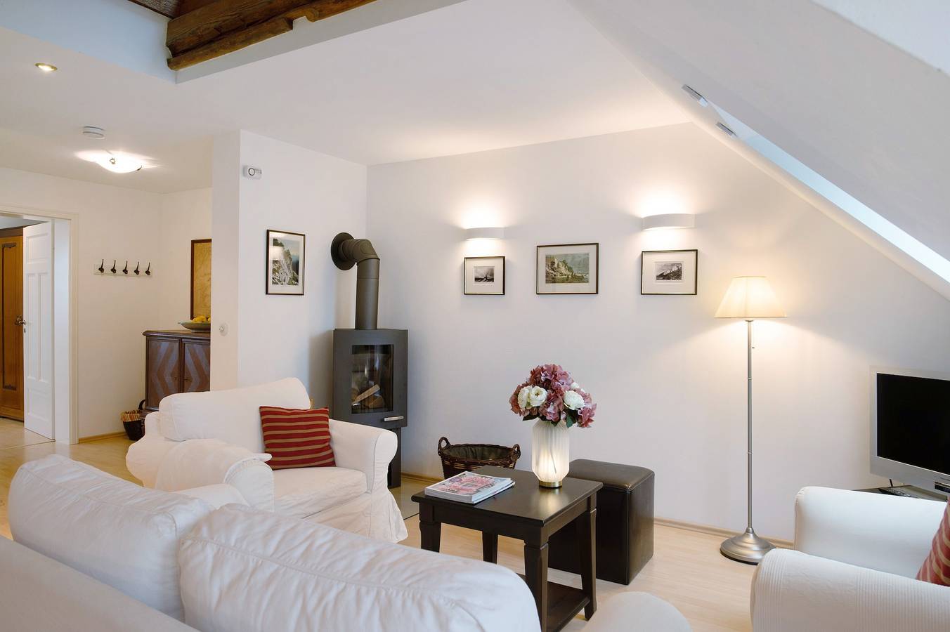 Ganze Wohnung, Ferienwohnung 'Gut Rattelvitz - Galerie Mitte' mit Meerblick, privater Terrasse und Wlan in Gingst, Rügen