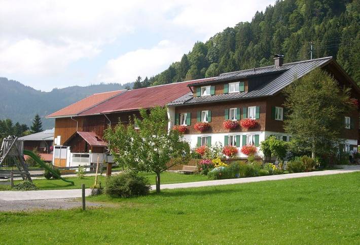 Bauernhof für 4 Personen, mit Balkon und Garten in Bad Hindelang