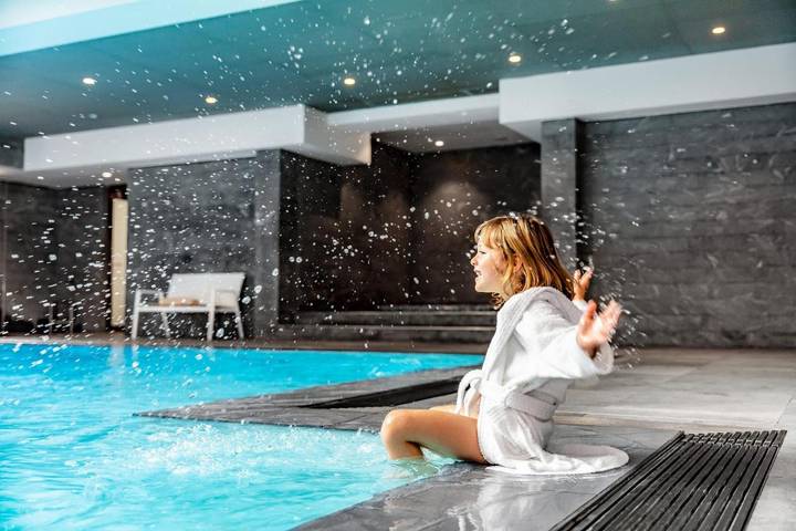 Appart’hôtel pour 2 personnes, avec Jacuzzi et Terrasse ainsi que Piscine et Sauna