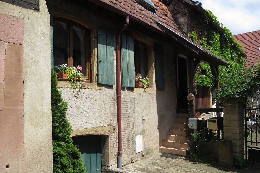 Chouette maison typique avec terrasse privée classée 3 étoiles - 2-5 personnes in Dambach-la-Ville, Région de Sélestat-Erstein