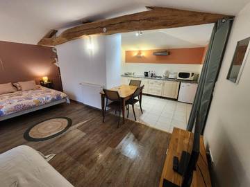 Gîte pour 4 personnes, avec jardin et terrasse à Saint-Maigrin