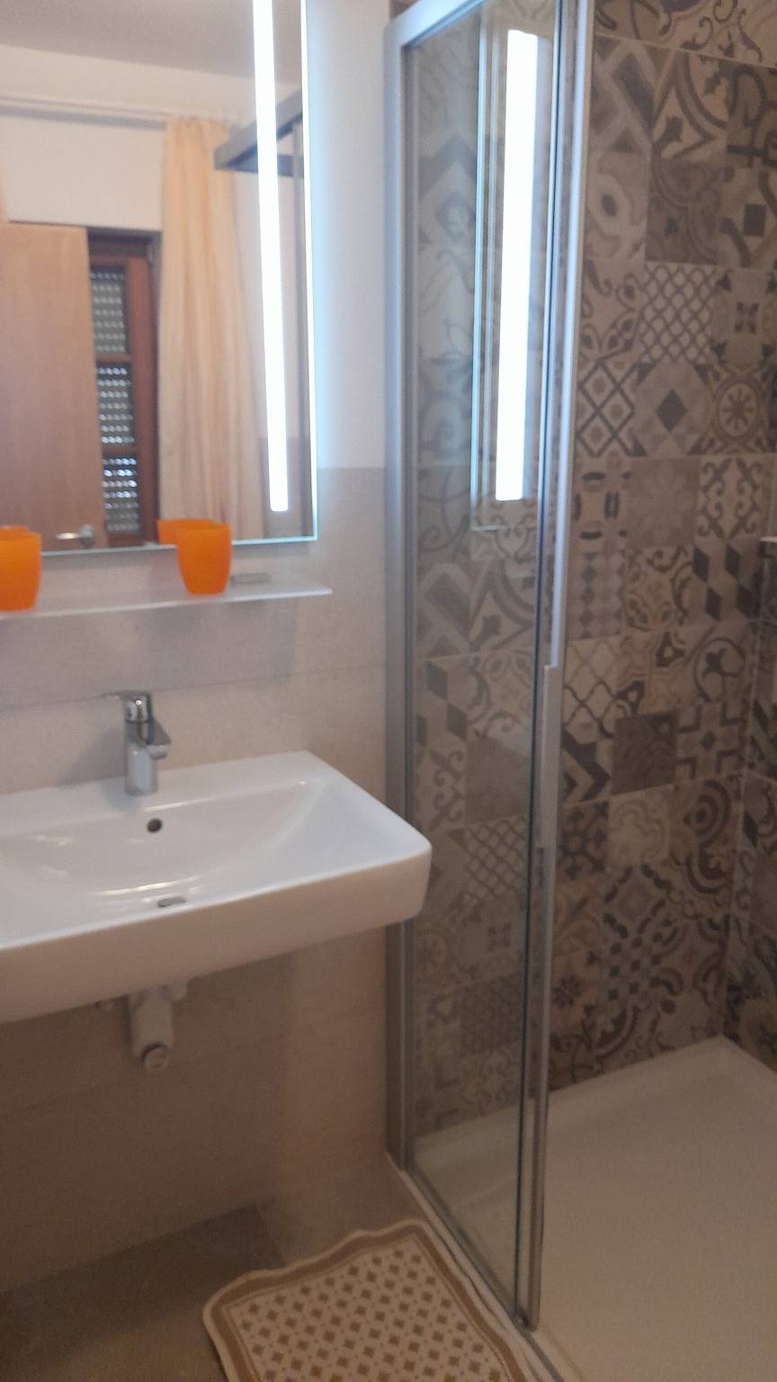 Appartamento intero, Appartamento 'Villa Konstanze' con Vista Montagna, Terrazza Privata e Wi-Fi in Plan da Tieja, Selva di Val Gardena