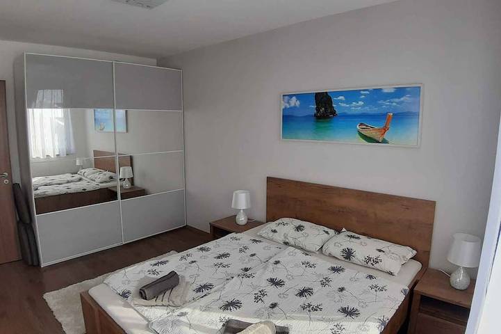 Ferienwohnung für 4 Personen, mit Terrasse und Pool sowie Garten in Balatonalmadi - 2