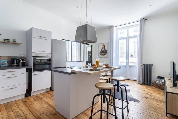 Gîte pour 2 personnes, avec balcon et vue dans Office De Tourisme De Royat Chamalieres - 4