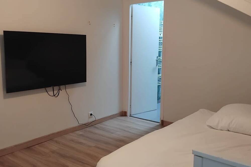 Ganze Wohnung, A Warm Nest in the Heart of Heaven with Spa in Charleville-Mézières, Ardennen