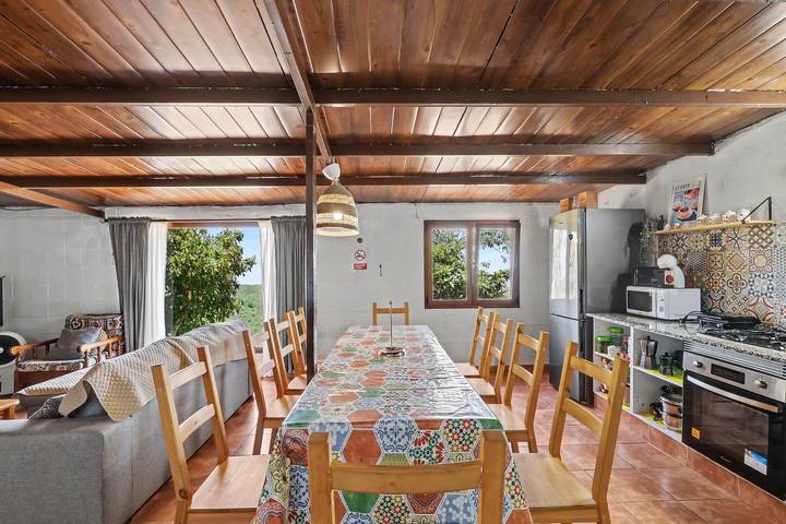 Finca El Lomo with Mountain Views, Private Pool and Wi-Fi in Gáldar, North Gran Canaria