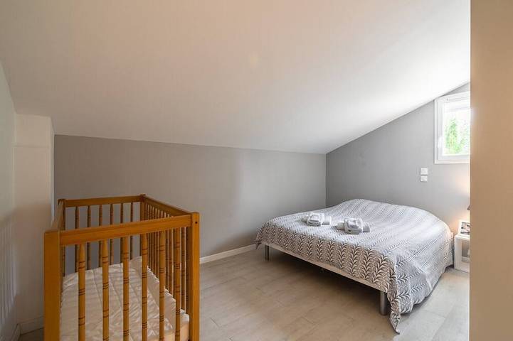 Location de vacances pour 10 personnes, avec terrasse ainsi que piscine et jardin à Saint-Geniès-de-Fontedit - 3