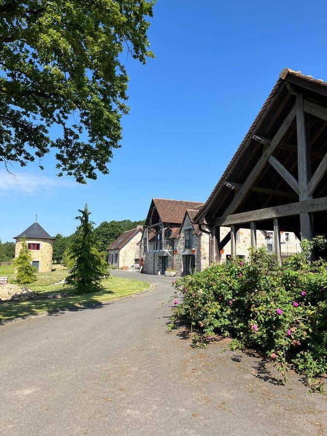 Village du gros chêne in La Chapelle-d'Andaine, Parc naturel régional Normandie-Maine