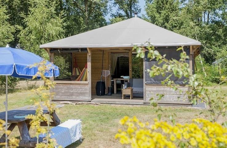 Vakantiehuis voor 5 personen, with Balkon/Terras and Terras as well as Tuin and Kinderzwembad in Drenthe