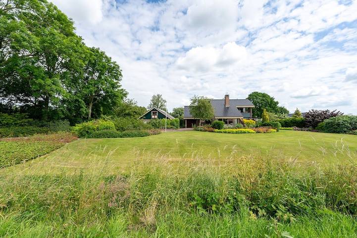Vakantiehuis voor 14 personen, with whirlpool and balkon as well as tuin - 1