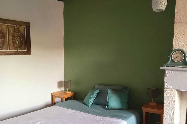 Location de vacances pour 3 personnes, avec piscine à Condat-sur-Trincou - 2