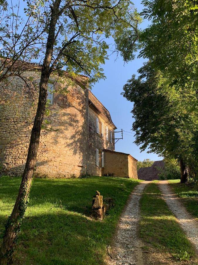Location de vacances pour 2 personnes, avec sauna et piscine ainsi que vue et jardin à Monsac - 3