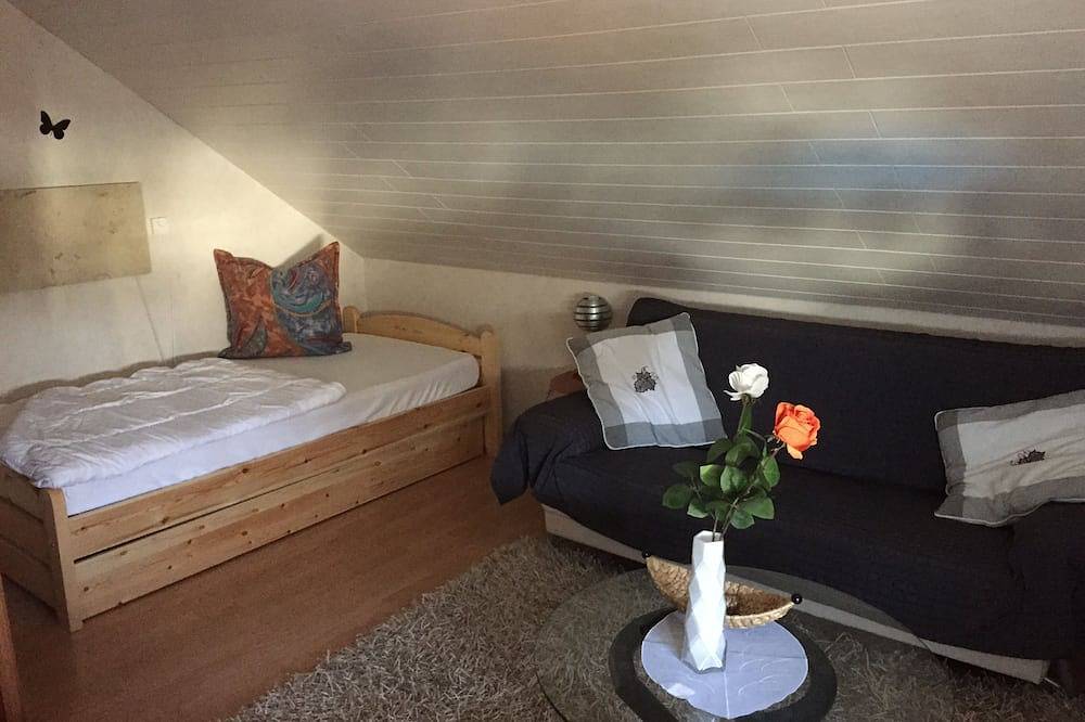 Ganze Wohnung, Die Fewo liegt in einer ruhigen Wohngegend die A7 A44+A49 in wen.Min.erreichbar in Baunatal, Hessisches Bergland