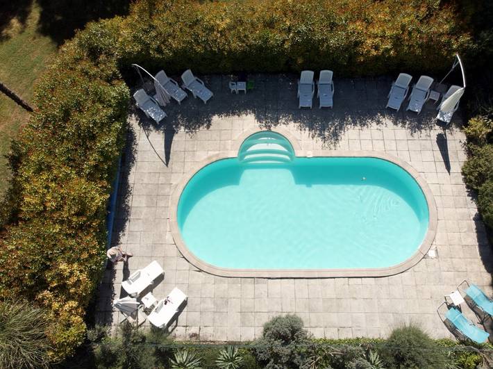 Gîte pour 18 personnes, avec jardin ainsi que piscine et terrasse, animaux acceptés en Charente-Maritime - 2