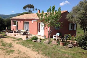 Gîte pour 4 personnes, avec balcon et jardin à Sollacaro