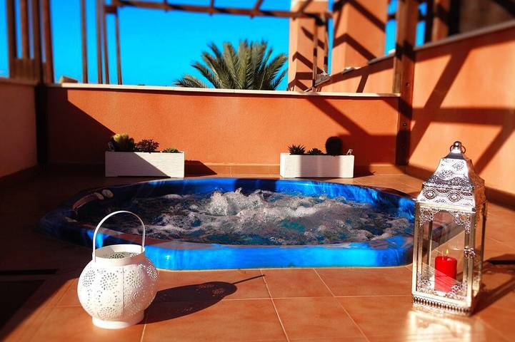 Holiday apartment for 4 people, with pool and terrace as well as hot tub - 1