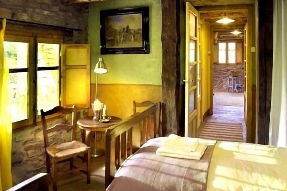 Casa rústica aislada con piscina Oferta 24% Dto del 7 al 14 de Julio in Coll de Nargó, Pirineos