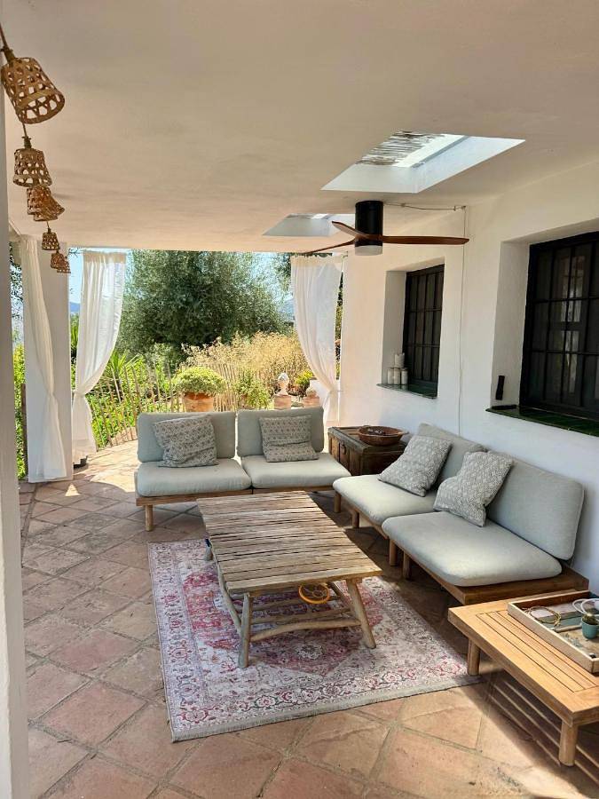 La Casita by Finca Maran met veranda, airco en gedeeld zwembad op kleinschalige Olijf Finca Adults Only in Solano, Colmenar