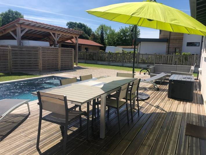 Maison de vacances pour 6 personnes, avec Terrasse ainsi que Jardin et Piscine au Bassin d'Arcachon