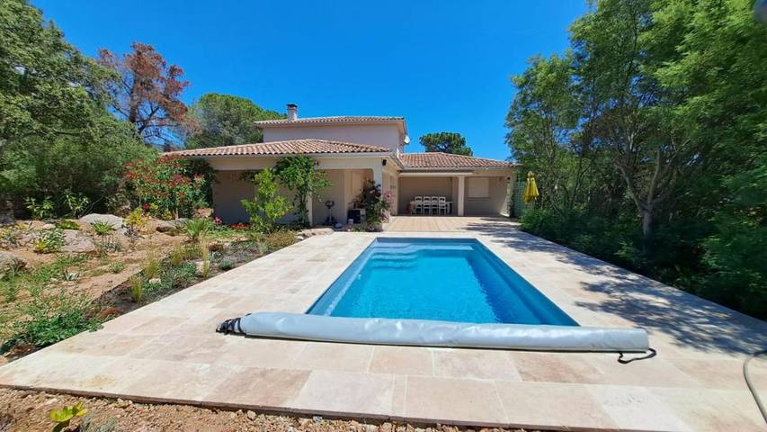 Location de vacances pour 10 personnes, avec jardin ainsi que vue et piscine à Figari - 3