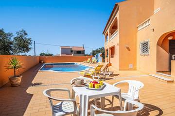 Villa for 4 People in Albufeira, Faro District, Photo 3