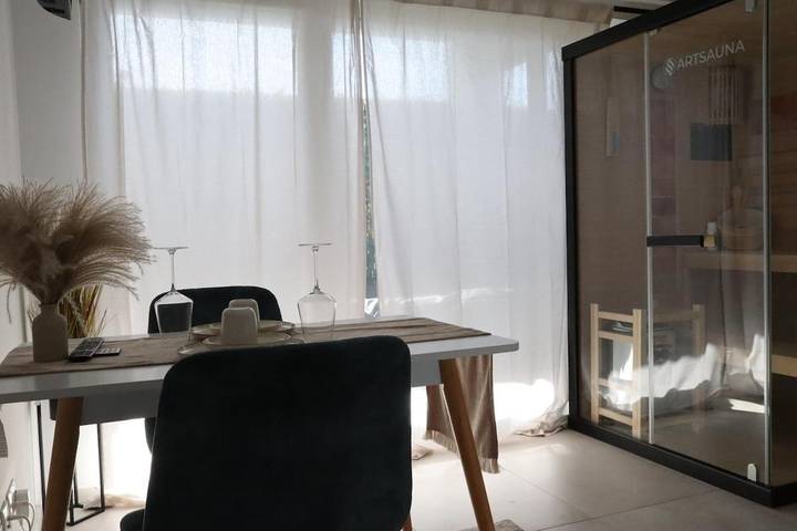 Ferienwohnung für 2 Personen, mit Balkon und Whirlpool sowie Sauna in Koblenz