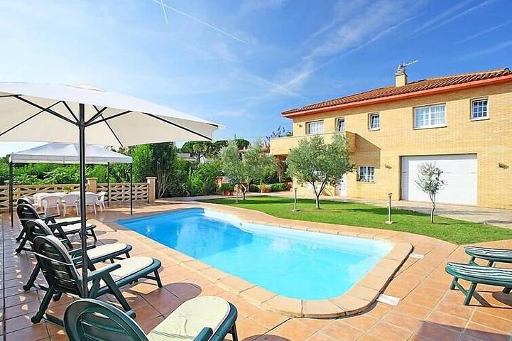 Casa rural para 10 personas, con jardín y balcón en Sils
