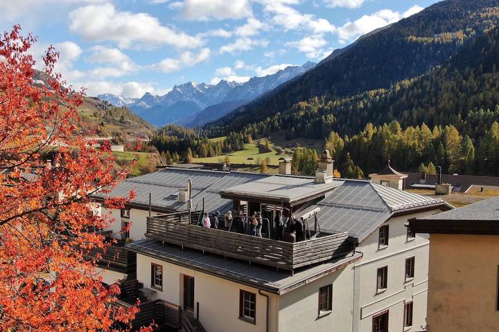 Ganze Ferienwohnung, Chasa Perspectiva - Stanza Plazza Gronda in Lavin, Unterengadin